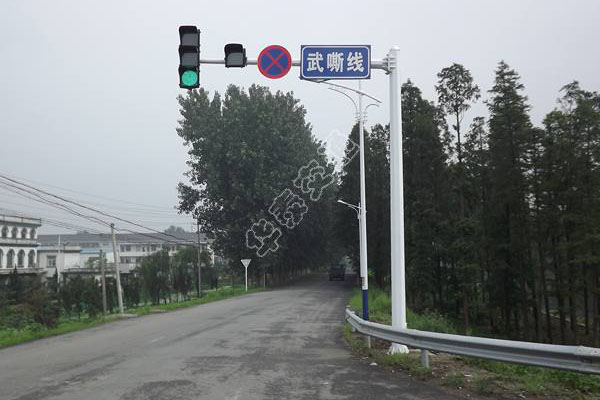 八角菱形桿信號(hào)燈-004